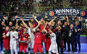 O futsal planet acabou de revelar os vencedores dos futsal awards 2020.dos sete portugueses, duas equipas nacionais e ainda quatro jogadores que atuam. Nunca E Demais Recordar Ha Dois Anos Subiamos Ao Topo Da Europa No Futsal Futsal Sapo Desporto