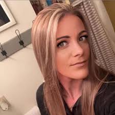 is there anyone possibly locally who does professional photos ? I wanted  some for the holidays since i have a newborn and wanted to see if i can  find someone locally for