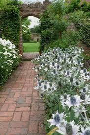 Use white flowers alone in a white flower garden or pair them with any other flower color.white goes with everything! Expert Advice 10 White Garden Ideas From Petersham Nurseries Gardenista