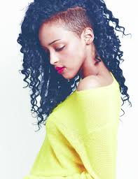Cool Curly Sidecut Loveeeeeeee It Shaved Side Hairstyles Half Shaved Hair Curly Hair Styles
