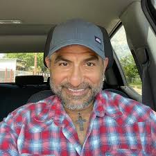 Cúp F có to quá không? Thành thật với tôi đi.. 🫣