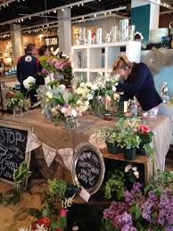 I Love The Vintage Feel Of This Yummy Shop Flower Shop Design Floral Shop Flower Shop