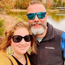 Anyone got a good recipe for a hot vinegar style bbq sauce? Thanks in  advance!