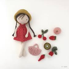 Lulu Compotine On Instagram De Retour Du Marche Lisette Et Son Petit Panier De Fruits Et Legumes Tuto Em 2020 Croche Bonecas Padroes De Amigurumi