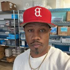 There's ICE CREAM under all those toppings?! 😍 http://dlsh.it/5cUsjzE