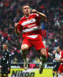 Podolski started his career with köln but moved to bayern munich, which were undoubtedly the best years of his career. Pin On Fc Bayern Munich