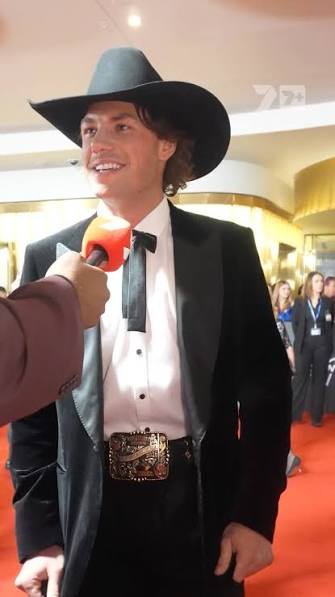 Farmer Dylan shows off his NEW Logies look 👀