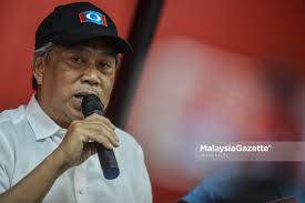 Ketua polis johor, datuk mohd kamarudin md din bercakap pada sidang media pada sidang media sempena pilihan raya kecil. Ph Johor Persembah Nama Calon Mb Kepada Sultan Johor