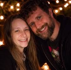 Does anyone have kids' and men's clothing to give away?