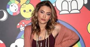 أثارت النجمة العالمية باريس جاكسون paris jackson إشمئزاز جمهورها، بعد أن نشرت تغريدة عبر حسابها الشخصي على تويتر، تكشف فيها عن قلة نظافتها الشخصية. Ø¨Ø§Ø±ÙŠØ³ Ø¬Ø§ÙƒØ³ÙˆÙ† Ø§Ù„ÙŠÙˆÙ… Ø§Ù„Ø³Ø§Ø¨Ø¹