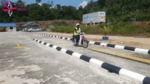 So far alhamdulillah semuanya ok, semua di dalam keadaan terkawal, dan yan berjaya drive kereta sang kancil cikgu sampai ke rumah di jengka 13. Cara Mencilok Lane Splitting Mampu Elak Kemalangan Buat Abang Motor Soscili