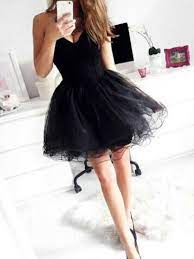 Dieses kurze schwarze kleid ist körpernah geschnitten und eignet sich ideal zum flanieren in der stadt oder am abend. Kurz Tull Abschlusskleider Abiballkleider Abschlusskleider Abschlussball Kleider Kleider