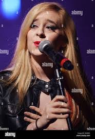 Elizabeth Mace's Instagram, Twitter & Facebook