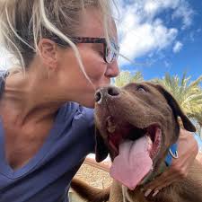 After having had a rewarding eight-year pet/house sitting business in the  Phoenix