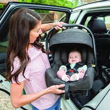 Anwendung der babyschale mit einbau der weber babyschale kann bereits ein säugling im fahrradanhänger mitgenommen werden, wobei noch ausreichend platz für ein zweites kind bleibt. Naturlich Familie Joie I Gemm 2 I Size Babyschale