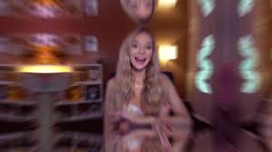 Bebahan AKA Hannah Sexy Girl Reacting To Twitch Fails Video | Thothub.