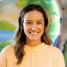 Kelly Herzog's Instagram, Twitter & Facebook