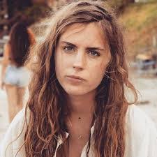 Isabel Brooks's Instagram, Twitter & Facebook