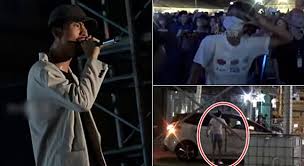 Màn xuất hiện đặc biệt của hoa hậu h'hen niê trên sân khấu liveshow của đen vâu khiến các fan không khỏi bất ngờ. Ä'en Vau Toi Va H Hen Nie Khong Pháº£i Má»™t Ä'oi