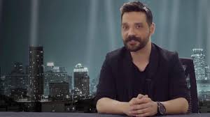 Söz konusu paylaşımında hastanede yattığı döneme ait bir fotoğraf paylaşan ünlü isim paylaşımına ayrıca i̇nsan, başına ne geleceğini bilemiyor da, seçemiyor da. Gzzb4rk0 Immym