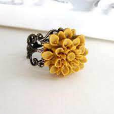 Mustard Yellow Flower Ring Dahlia Flower Vintage Style Ring Etsy Vintage Style Rings Yellow Flower Ring Flower Ring