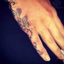 Kuvahaun Tulos Haulle Hand Vine Tattoos Womentattoosideas Hand Tattoos For Women Small Hand Tattoos Side Hand Tattoos