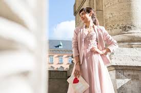 Sie sind auf die hochzeit ihrer besten freundin eingeladen, und haben keine idee was sie anziehen sollen? Hochzeitsgast Outfit Von Elegant Bis Verspielt Otto