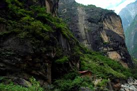 Namun di puncak tebing, batuan itu berwarna kemerahan. Tebing Batu Napponol Tempat Wisata Labuhanbatu Eksotis Info Tempat Wisata Menarik Batu Ginjal Adalah Penyakit Yang Disebabkan Oleh Pengerasan Material Di Dalam Ginjal