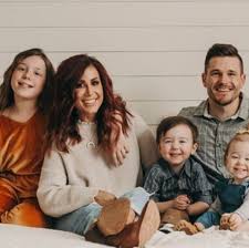 Chelsea houska and her husband cole, just bought a new house in south dakota, for a whooping $420,000! Quaran Teen Mom Star Chelsea Houska Plans New Home On Instagram Afterbuzz Tv Network