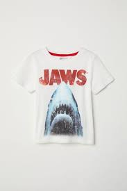 t shirt with printed design white jaws kids h m us fancy dress for boy comic clothes shirts