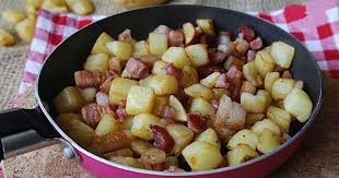 Poelee De Pommes De Terre Et Bacon Recettes Faciles Recette En 2020 Pomme De Terre Pomme De Terre Et Oignon Pomme De Terre Lardon