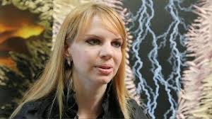 KELLY BERG : PHENOMENA