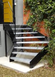Photo Dt109 Esca Droit Escalier Exterieur Un Quart Tournant Au Design Industriel En Acier Galvani Escalier Metallique Exterieur Escalier
