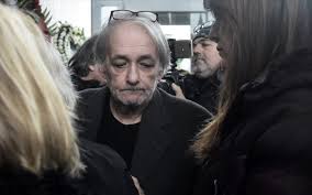 Δεν ήρθα εδώ να δω μουτρωμένους ανθρώπους που δεν μιλάνε μεταξύ τους. Diaswlhnwmenos Sto Ippokrateio Nosokomeio O Andreas Mikroytsikos