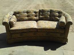 Another modernized version of the classic chesterfield style sofa, the mansfield has the traditional rolled arms and deep diamond tufting you'd expect. Ethan Allen Sofa Estate Sale 52818 K Bid