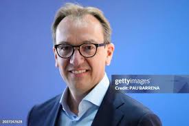 287 World Congress Of Sports Executive Portraits Stock Photos, High-Res  Pictures, and Images