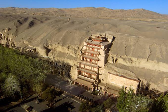 Dunhuang des peintres surgis du... | Gazette Drouot