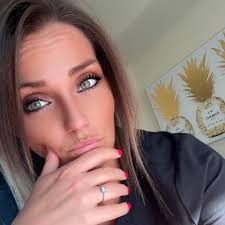 Rescued Dog in Need of New Owner and Care for Newborns in Western WA