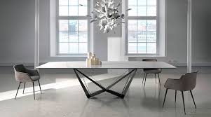Fíjate en estas ideas de comedores modernos 2018 para las mesas de madera duran mucho y bien ejemplos de juegos de comedores de madera con sus distintos estilos desde los más mueble en madera y vidrio. Tendencias En Mesas De Comedor Para 2018 Blog De Decoracion E Interiorismo