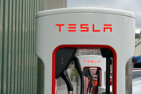 Vești bune pentru împătimiții mașinilor electrice. Tesla To Install Supercharger Stations In Four Romanian Cities This Year Romania Insider