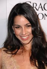 Marta Cross's Instagram, Twitter & Facebook