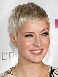 Very Short Haircuts For Women After Chemo Kylie Minogue S Hair Super Short Hair Very Short Haircuts Short Hair Styles