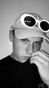 Chris Bensinger (@chrisbensingerr)