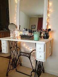 coiffeuse faite avec une table de machine a coudre tables de machine a coudre mobilier de salon relooking meuble