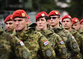Über 10.000 ferienwohnungen & ferienhäuser ab € 64 pro nacht mit bewertungen für kurze & lange aufenthalte, darunter ferienhäuser, villen & mehr. Photos Croatian Army Spiders Awarded Berets Croatia Week