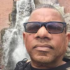 Do you remove bark from wood before smoking?