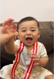 Kado Spesial untuk Mama dan Papa