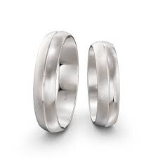 Platinum is far from frivolous. Weissgold Matt Weissgold Trauringe Die Ganze Welt Der Trauringe Trauringshop24 De