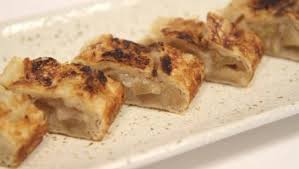 In a small pitcher or bowl, mix the honey with the warm water. Layered Filo Pastry Apple Pie Cookbuzz