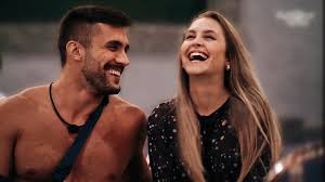 Em uma live com o jornalista jorge luiz brasil, arthur chocou os seguidores ao falar do seu futuro com a atriz. Ex Bbbs Carla Diaz E Arthur Picoli Vivem Romance Fora Do Reality Diz Jornal